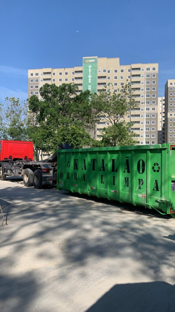 Caçamba Katalão em obra MRV Rio de Janeiro